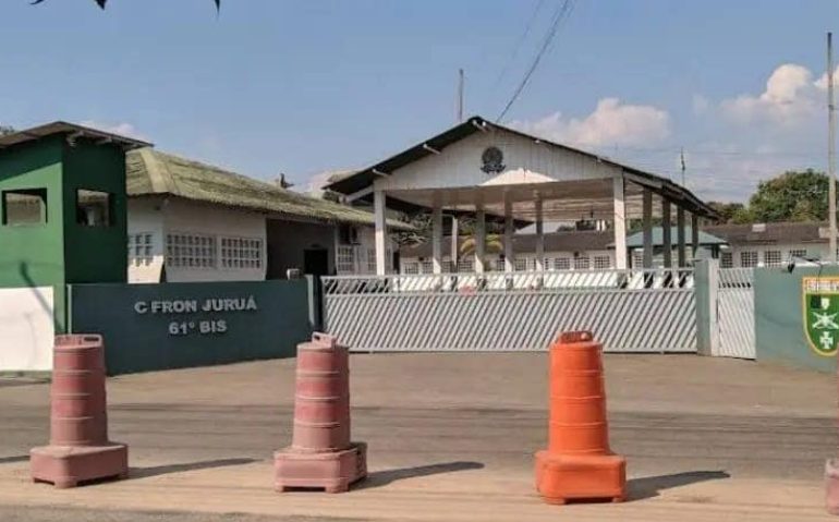 Jovem pediu ajuda em quartel do Exército Brasileiro de Cruzeiro do Sul  (Redes sociais)