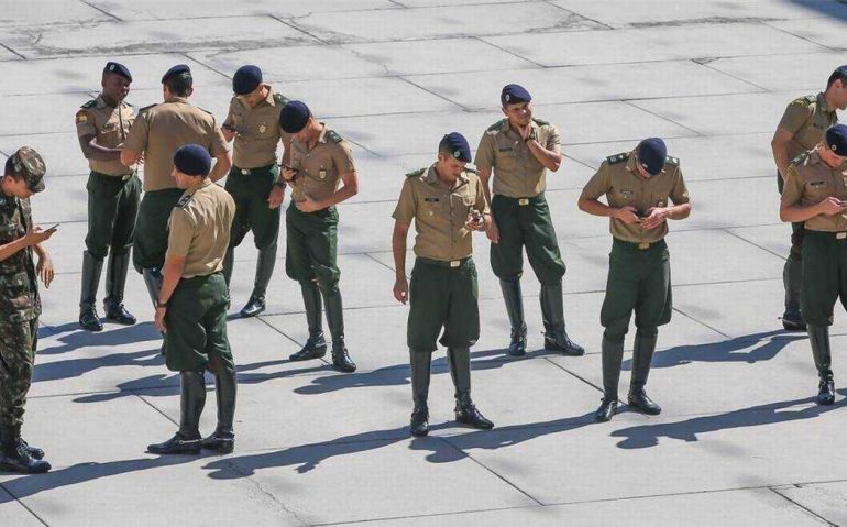Oficiais do Exército na Academia Militar das Agulhas Negras (Aman), em Resende Foto: Marcelo Régua / Agência O Globo