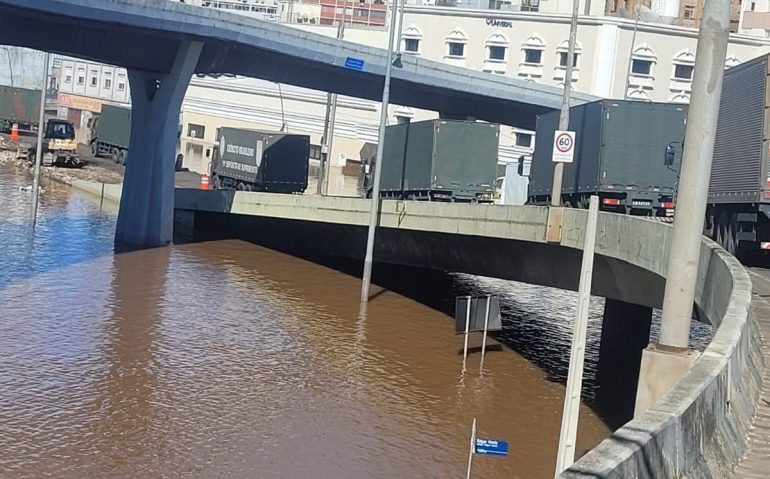COMBOIO DO EB CHEGANDO EM PORTO ALEGRE