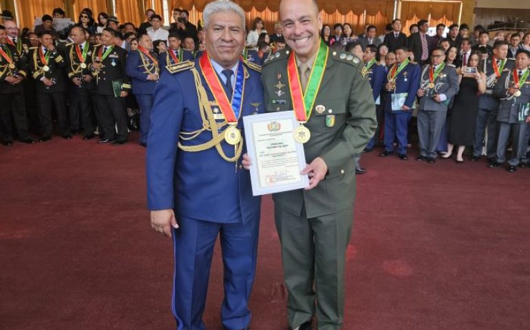 CORONEL DESTAQUE EM CURSO NA BOLÍVIA