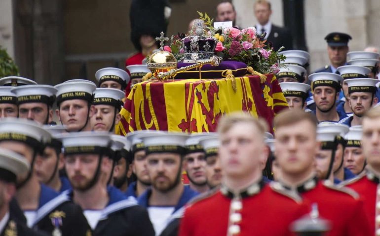 Cortejo levou o corpo de Elizabeth 2ª até a Abadia de Westminster, onde ocorre funeral
EMILIO MORENATTI/AFP - 19.09.2022