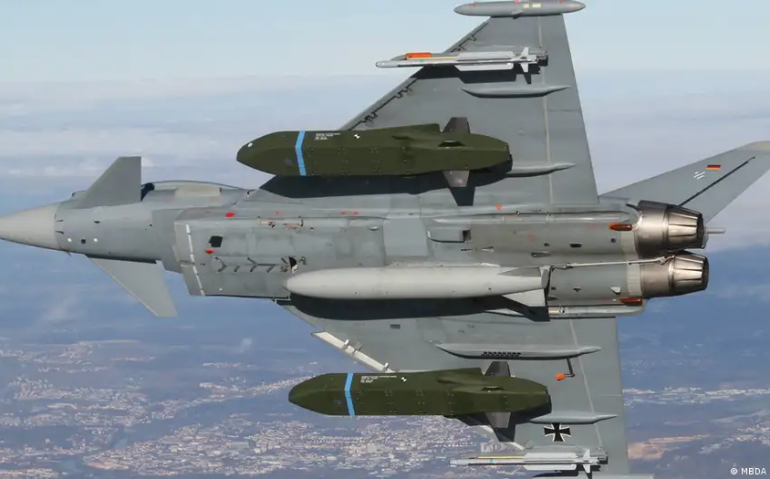 Até agora Alemanha tem hesitado fornecer mísseis Taurus a ucranianos, temendo ser acusada de participação indireta na guerra contra a RússiaFoto: MBDA Deutschand/abaca/picture alliance