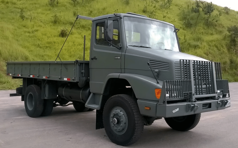 Caminhão Mercedes-Benz 1418 4×4