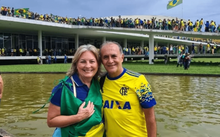 Capitão de mar e guerra em ato no Planalto