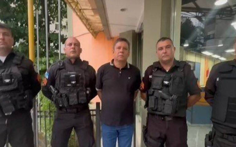 Robson da Silva Galhardo (ao centro), de 55 anos, foi feito refém em Niterói
DIVULGAÇÃO/POLÍCIA MILITAR