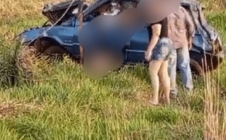 Carro acidentado em Ponta Porã