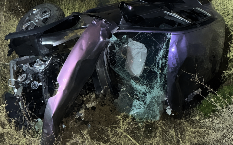 Carro do subtenente ficou destruído após colisão frontal