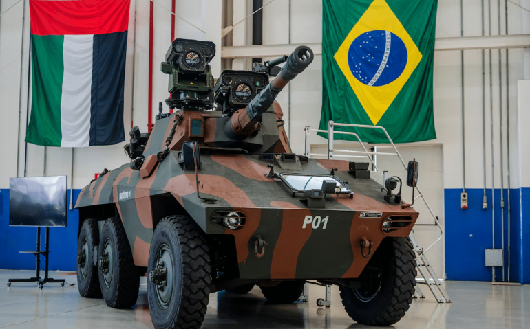O blindado de reconhecimento Cascavel modernizado apresentado pela Akaer ao Exército: primeira viatura equipada com sistema antidrone