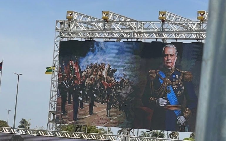 Marechal Duque de Caxias aparece em imagem gerada por Inteligência Artificial em cerimônia do Dia do Soldado