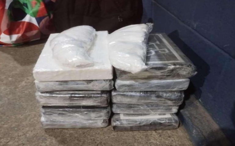 Cocaína apreendida pela Marinha no Porto de Santos (Foto: Divulgação)