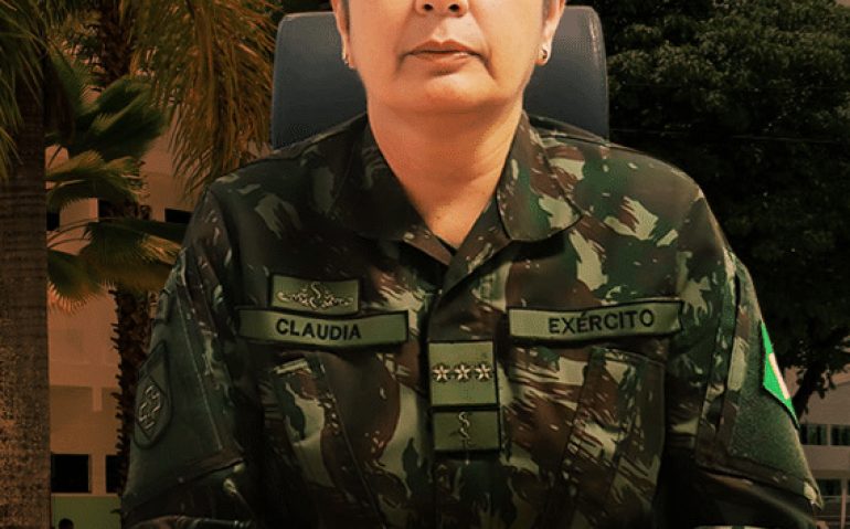A coronel Cláudia Lima Gusmão Cacho deve ser a primeira general do Exército Brasileiro (Imagem: EB)