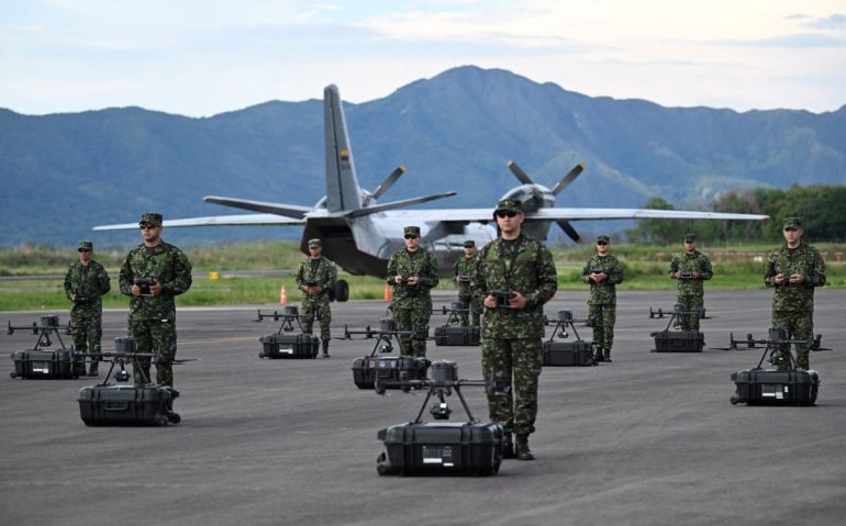 Apresentação dos drones (Photo by Raul ARBOLEDA / AFP)