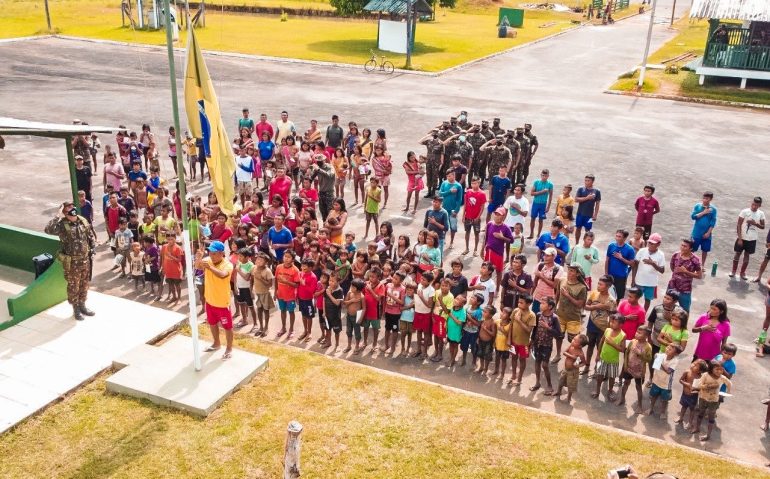 Dia da Criança no 5º Pel Esp Fron, Auaris-RR (Facebook Marcelo Zucco)