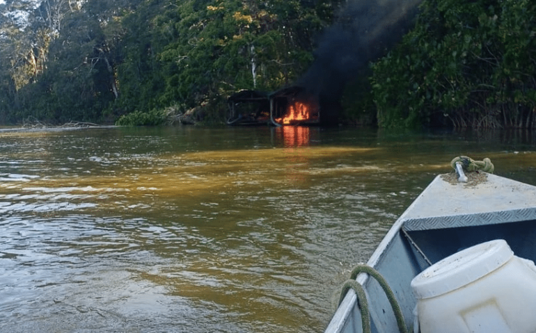 Draga destruída TIY