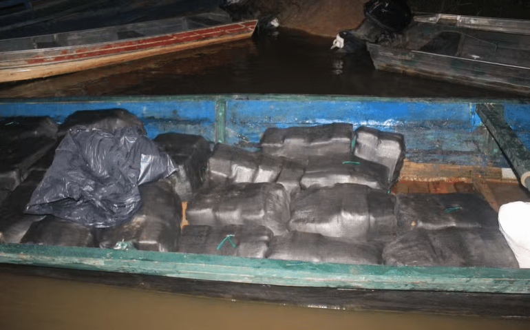 Apreensão 750 kg de droga em Santo Antônio do Içá — Foto: Divulgação/Comando Militar da Amazônia
