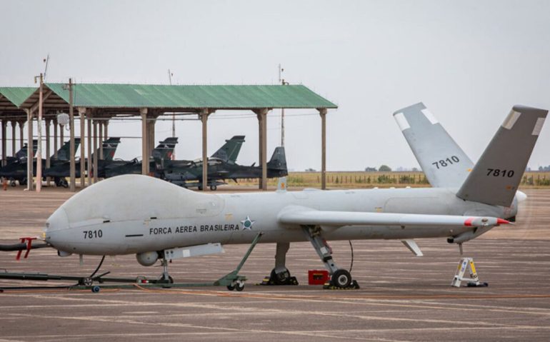 Caças, drones e radares participam de grande exercício militar das Forças Armadas na Base Aérea de Santa Maria, no Rio Grande do Sul. Imagem: Sargento Müller Marin/ CECOMSAER