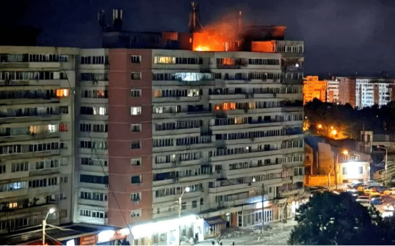 Cerca de 70 pessoas foram evacuadas enquanto o fogo era apagado