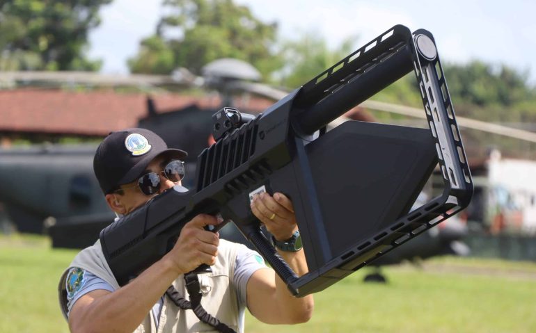 DroneGun Tactical operado por integrante do GSI