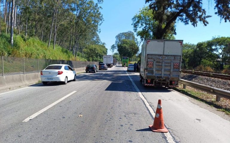 ENGAVETAMENTO VIA DUTRA EM BARRA MANSA