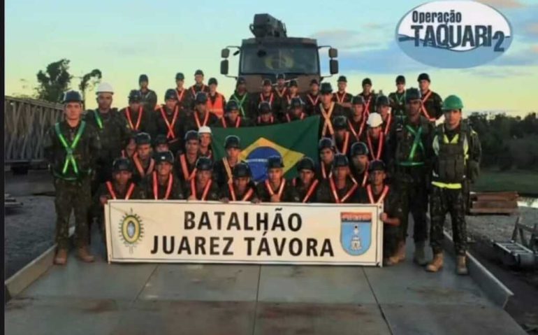 EQUIPE DO EXÉRCITO QUE MONTOU PONTE EM SANTA MARIA