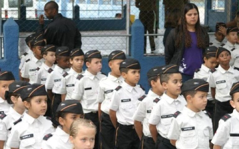 ESCOLA CÍVICO MILITAR