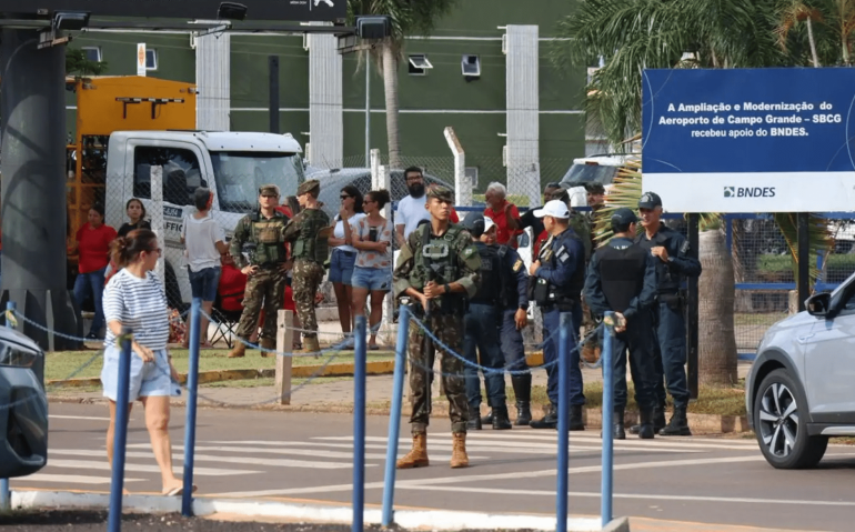 Exército faz segurança de Lula no aeroporto de Campo Grande