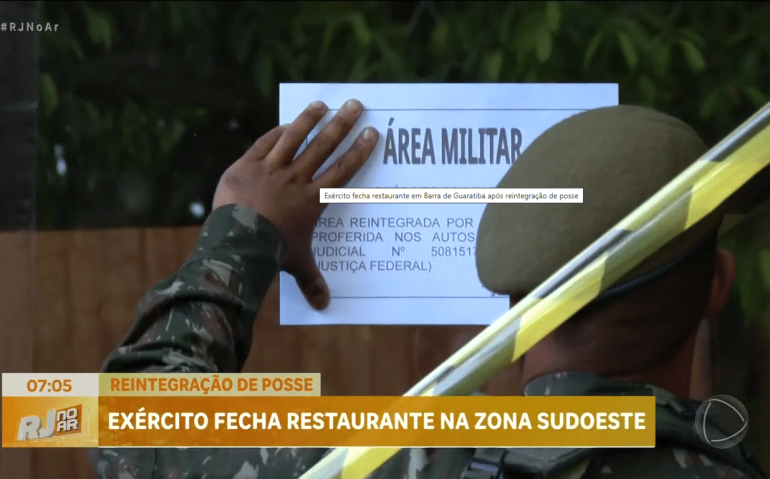 Exército fecha bar em Barra do Guaratiba