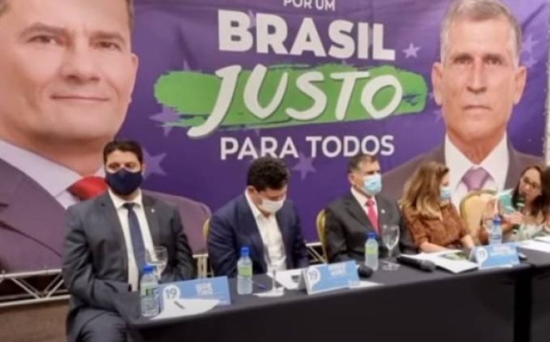 Filiação do ex-ministro da Secretaria de Governo, o general Santos Cruz, ao Podemos
Imagem: Reprodução