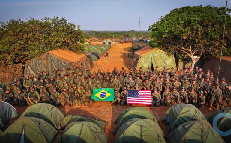 Foto US Marines e Fuzileiros Navais do Brasil treinam em conjunto na Operação Formosa, em Setembro de 2024. foto via DVIDS