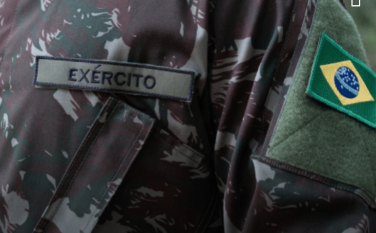 Farda exército