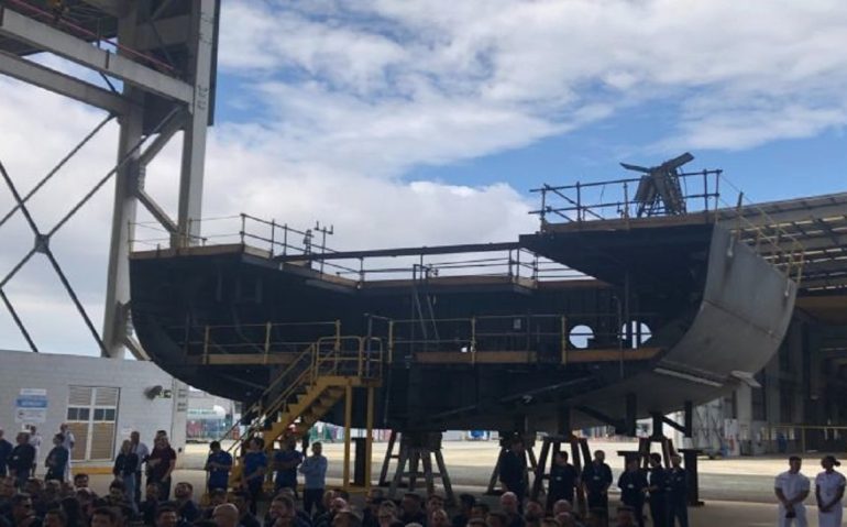 Produção avança com montagens de blocos; embarcação será entregue em 2025 (Foto: João Batista)