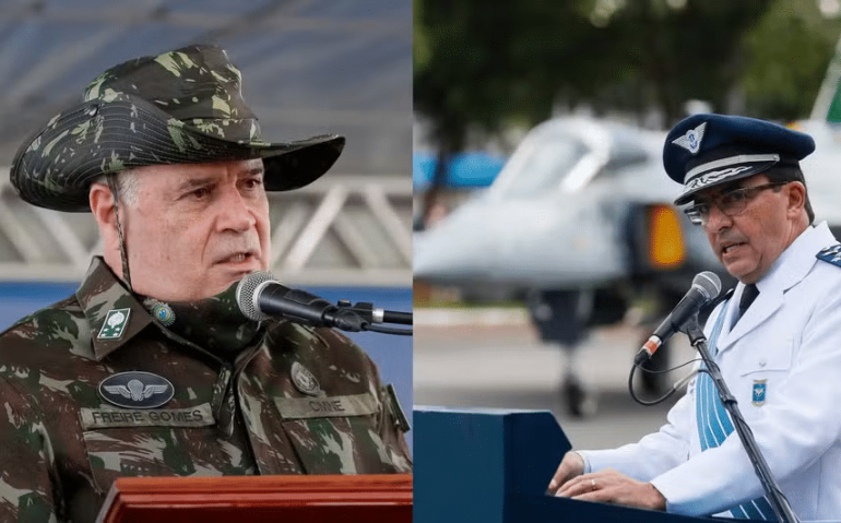 Ex comandantes do Exército, Freire Gomes (à esq.), e da Aeronáutica, Baptista Júnior (à dir.) disseram não ao plano golpista — Foto: Divulgação/Planalto