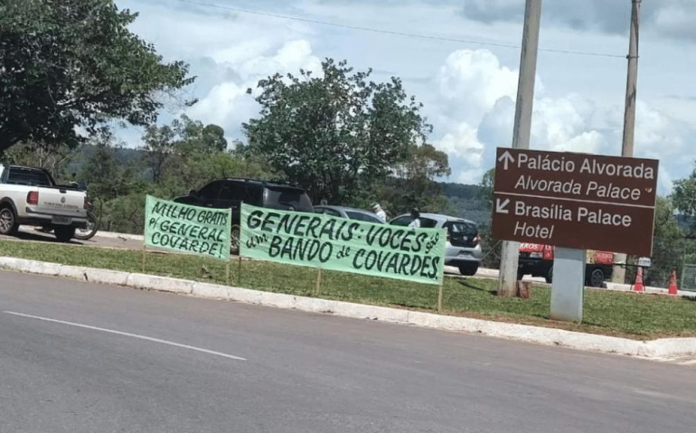 'Generais covardes'
