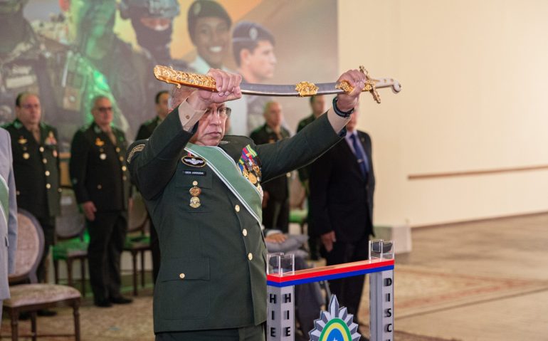General Arruda sabre de Caxias