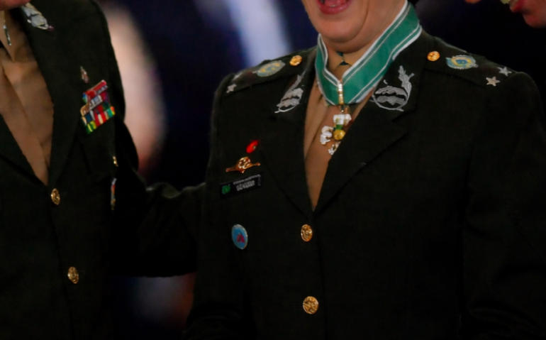 A médica Cláudia Lima Gusmão Cacho se tornou, nesta quarta-feira, a primeira mulher a alcançar o generalato nos quase 400 anos de História do Exército (Imagem: O Globo)