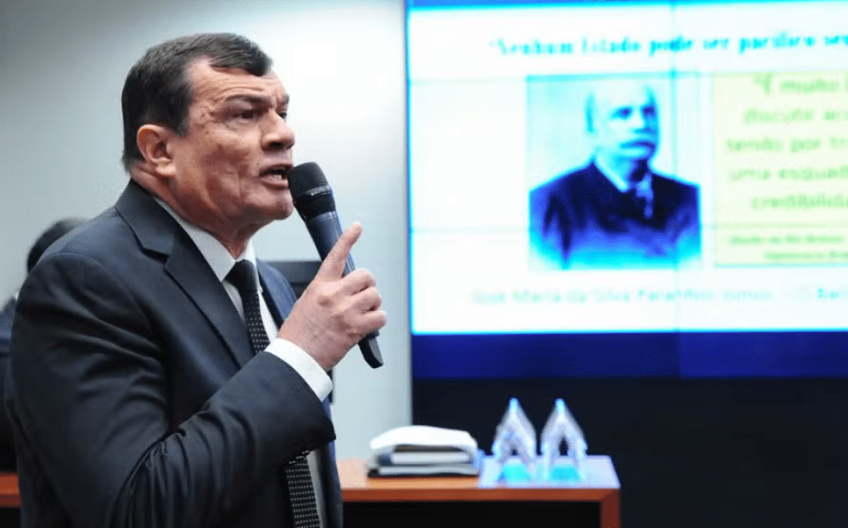 O ministro da Defesa, Paulo Sérgio Nogueira, em audiência na Câmara, um dia depois da reunião com 'dinâmica golpista' — Foto: Billy Boss/Câmara dos Deputados
