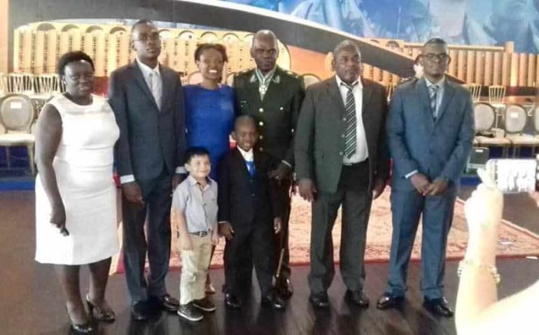 General André Luiz Aguiar Ribeiro com seus familiares (Imagem: Alberto @fozaab31)