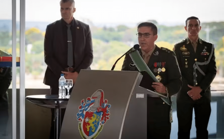 Theophilo teria recebido consentimento de Bolsonaro para agir, segundo a PF, em reunião em dezembro de 2022 — Foto: Divulgação / Exército
