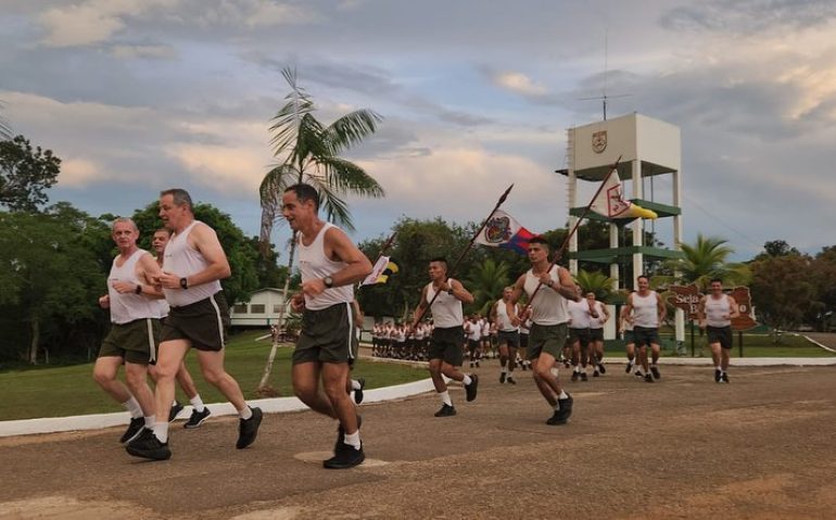General Tomás lidera atividade física em São Gabriel da Cachoeira (AM) - Imagem CMA