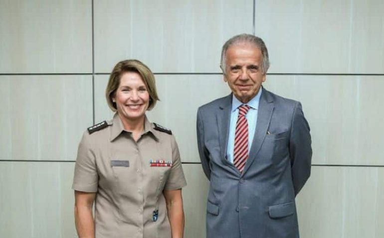 Em 2023, general Laura Richardson se encontrou, com o ministro da Defesa, José Múcio, durante visita ao Brasil (Southcom)