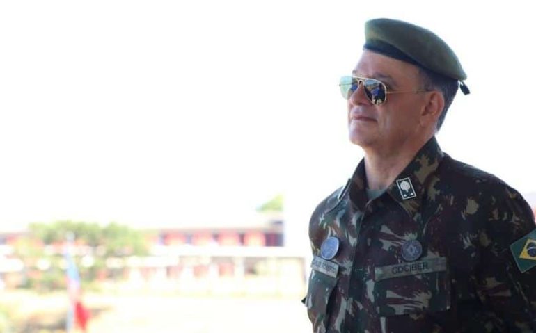 O general Carlos Roberto Pinto de Souza, novo responsável pela diretoria do Enem
Imagem: Reprodução/ Comando de Comunicações e Guerra Eletrônica do Exército