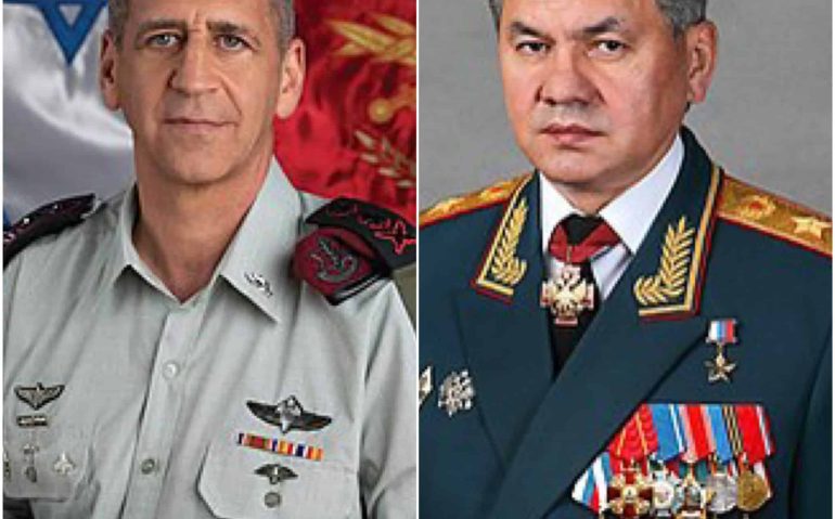 General israelense Aviv Kochavi, chefe do estado-maior de Israel (E) General Shoigu, ministro da Defesa russo (D)