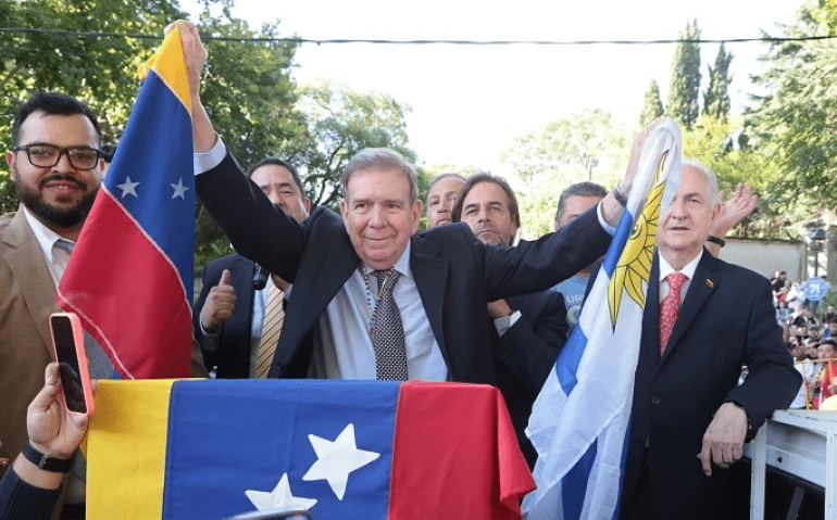 González Urrutia reclama o cargo de comandante-chefe do exército EPA