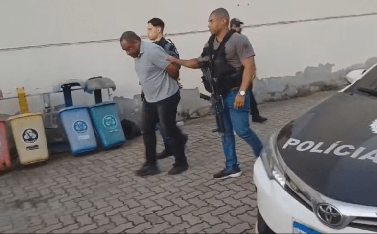Polícia do RJ prende suspeito de negociar armas furtadas do arsenal do Exército em São Paulo — Foto: Reprodução/ TV Globo