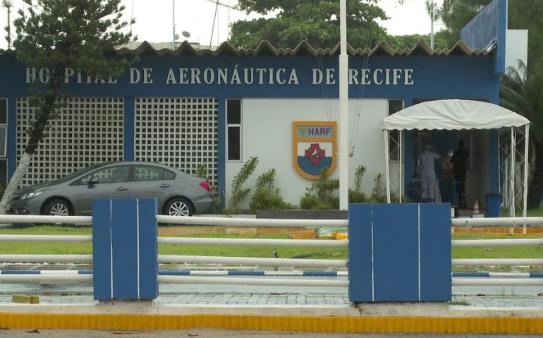 Soldado foi baleado no quartel na manhã do domingo (24) — Foto: TV Globo/Reprodução

O paciente passou por uma cirurgia que durou mais de três horas