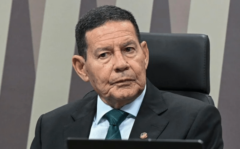 Hamilton Mourão na CPI do Crime Organizado (Foto : Carlos Moura/Agência Senado)