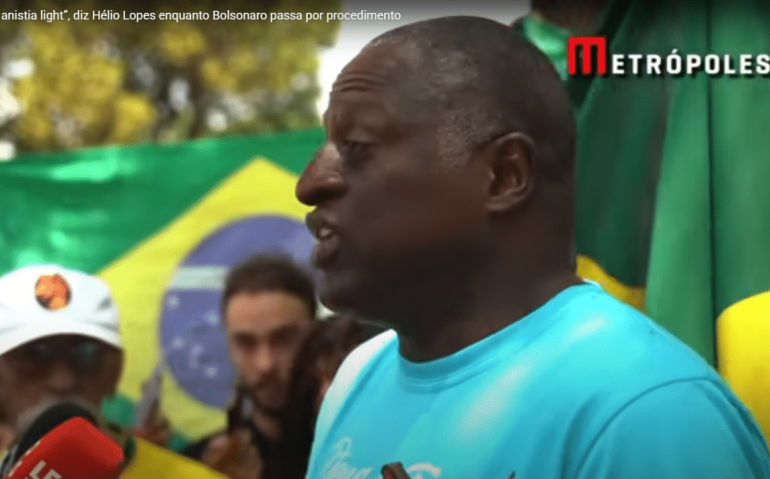 Parlamentar deu entrevista na porta do hospital onde Bolsonaro fazia exames (Reprodução)