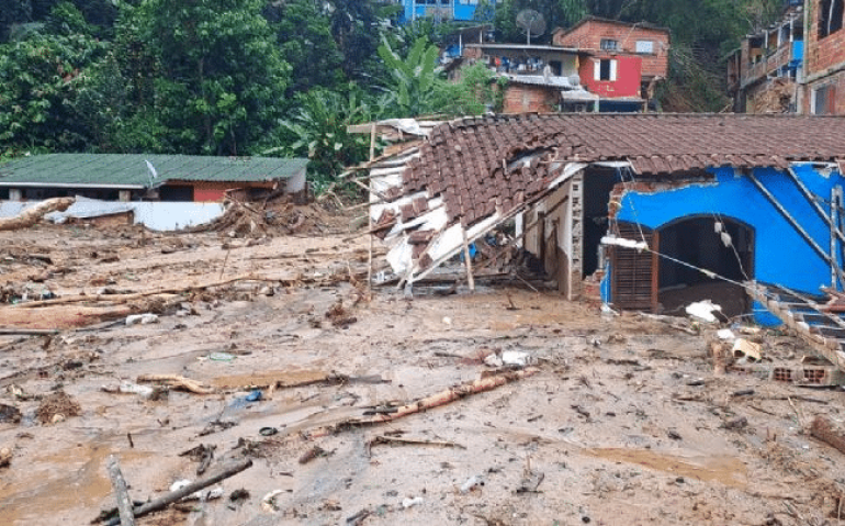 As chuvas isolaram regiões do litoral paulista.
Créditos: Divulgação/Defesa Civil de SP