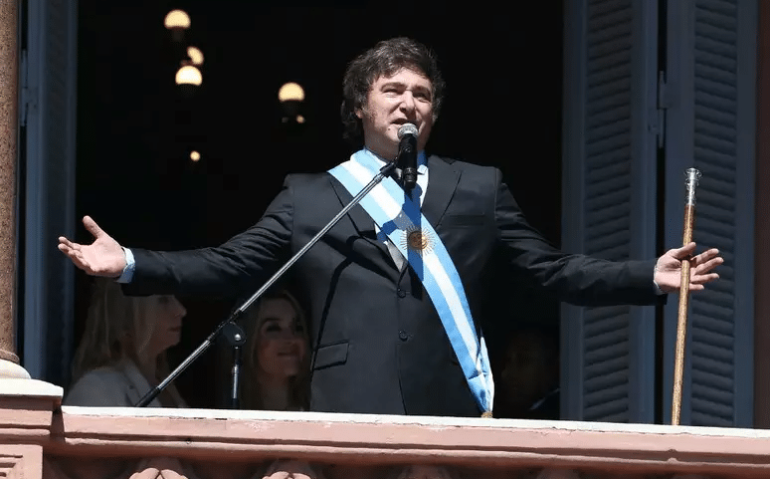 Javier Milei durante cerimônia de posse da presidência da Argentina no dia 10 de dezembro de 2023
Foto: REUTERS/Agustin Marcarian