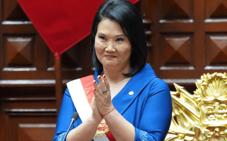 A presidente do Peru, Keiko Fujimori, após prestar juramento no Congresso em Lima